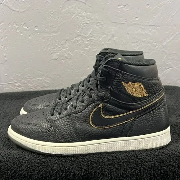 🔥🏀 NIKE AIR JORDAN 1 City Of Flight Sz 10.5Black/Gold Basketball Shoes - EUC